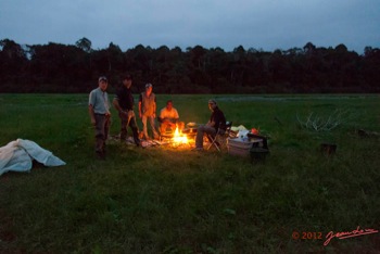 LOANGO-Inyoungou-le-Campement-Feu-de-Camp-le-Soir-12E5K2IMG_79091wtmk-Web